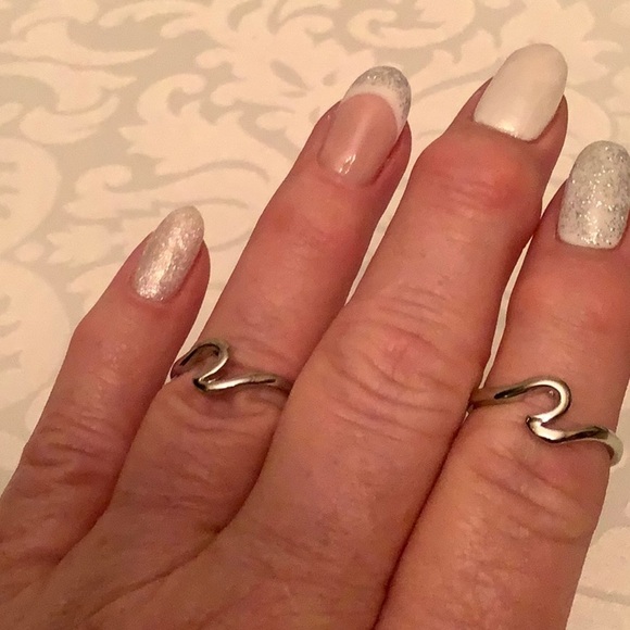 🌟Host Pick🌟 Ocean Wave Silver Ring Size 8 - Picture 9 of 15